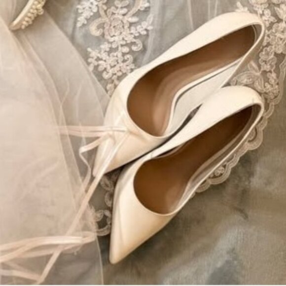 *NEW* Steve Madden Noir Pump - Leather, White, 9 Medium - Picture 1 of 1